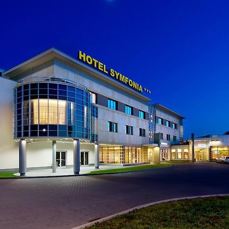 Hotel Symfonia Osjaków Kültér fotó