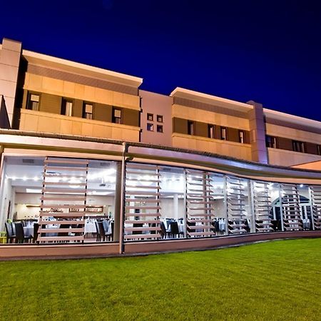 Hotel Symfonia Osjaków Kültér fotó