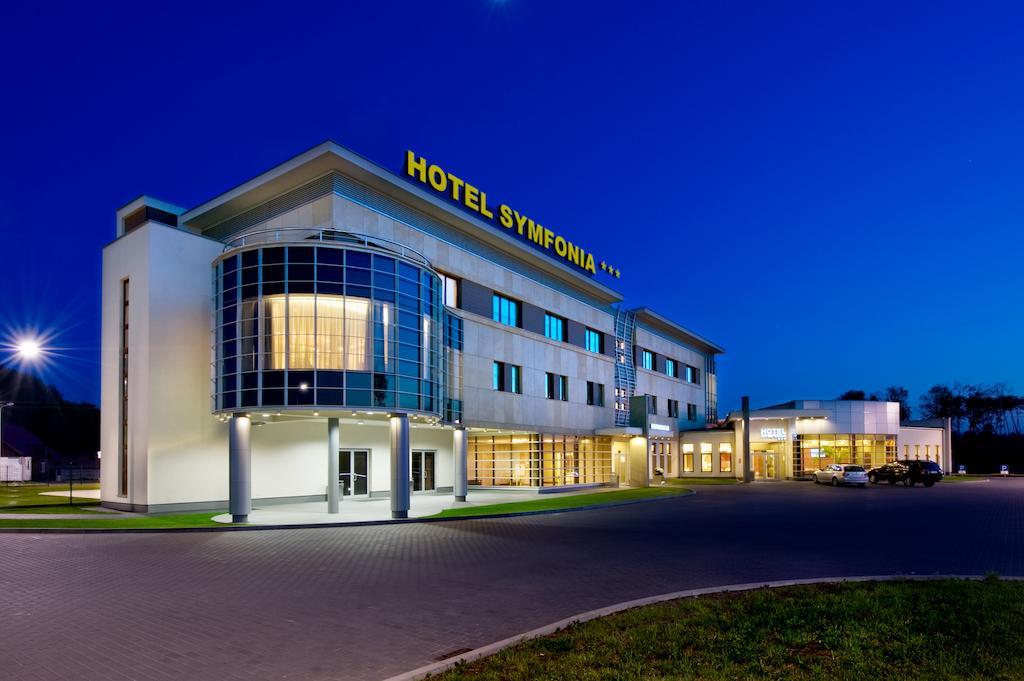 Hotel Symfonia Osjaków Kültér fotó