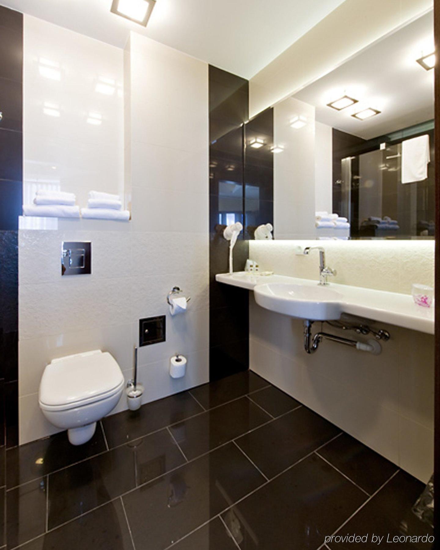 Hotel Symfonia Osjaków Szoba fotó