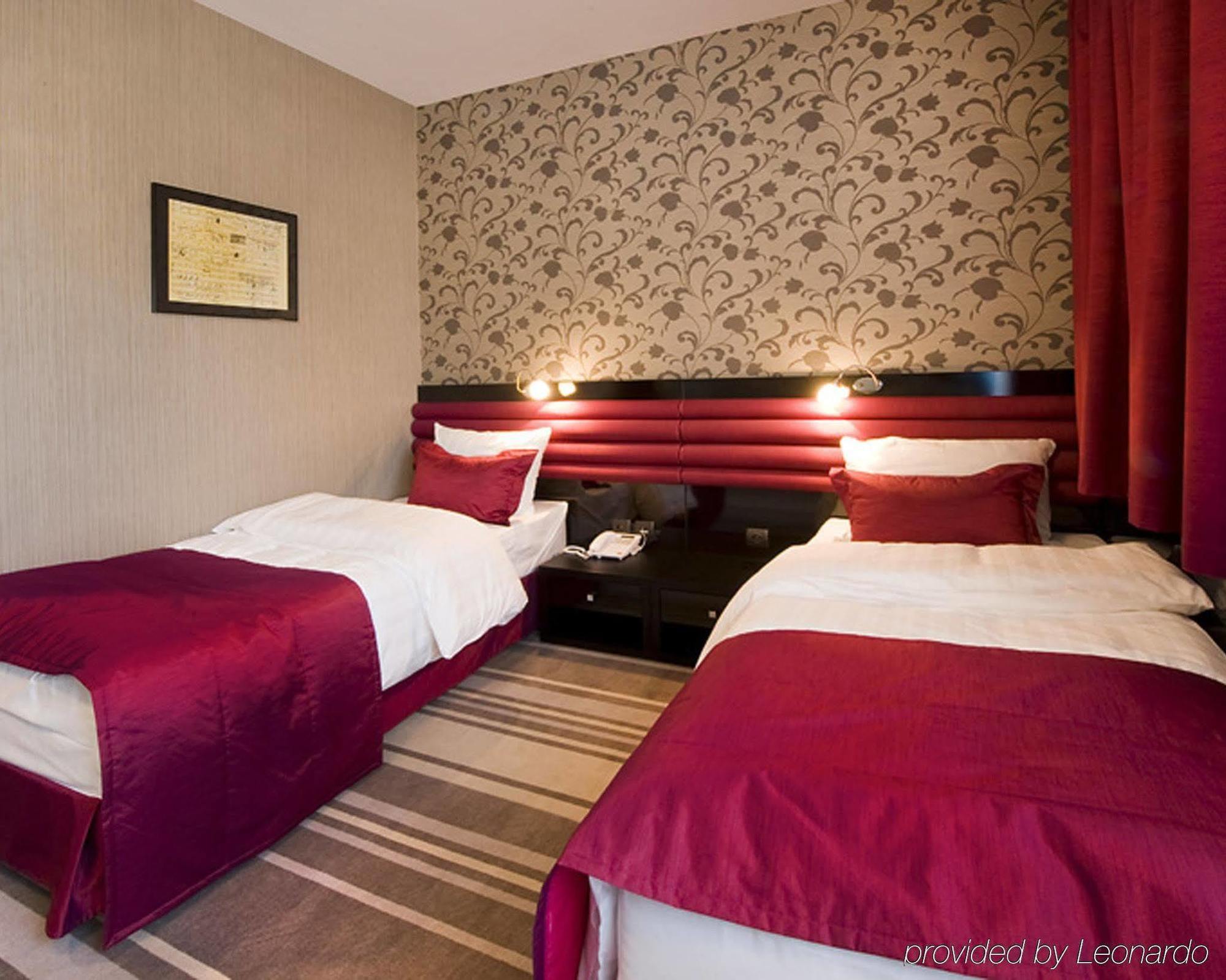 Hotel Symfonia Osjaków Szoba fotó